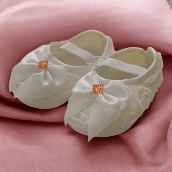 Buciki- niechodki białe